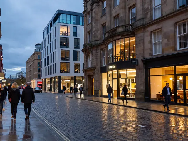 Glasgow Neighborhoods Guide: Merchant City vs West End vs Southside