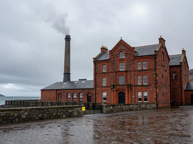 Ardbeg Distillery Tour Guide: Booking, Tastings, and Peated Whisky Tips
